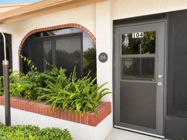 11901  Caraway  LN, Fort Myers, FL 33908