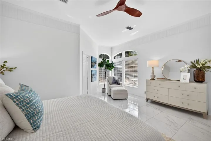 114  Amblewood  LN, Naples, FL 34105