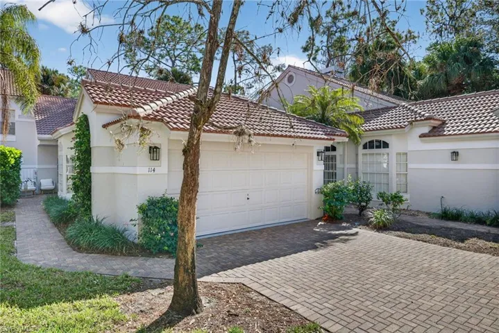 114  Amblewood  LN, Naples, FL 34105
