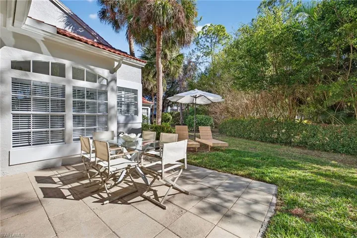 114  Amblewood  LN, Naples, FL 34105