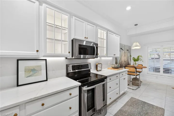 114  Amblewood  LN, Naples, FL 34105