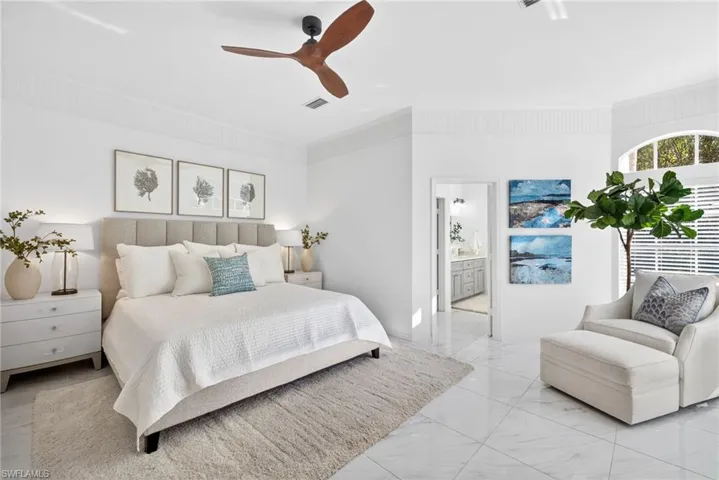 114  Amblewood  LN, Naples, FL 34105