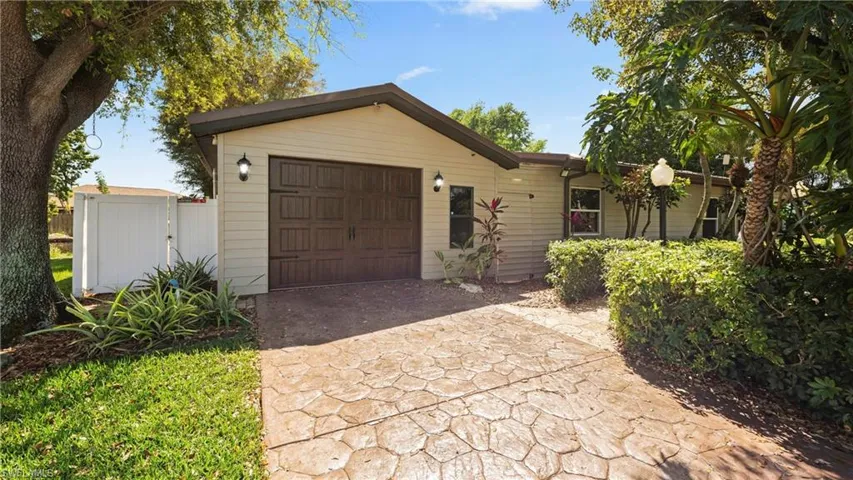 1432 Se 30th St, Cape Coral, Florida 33904