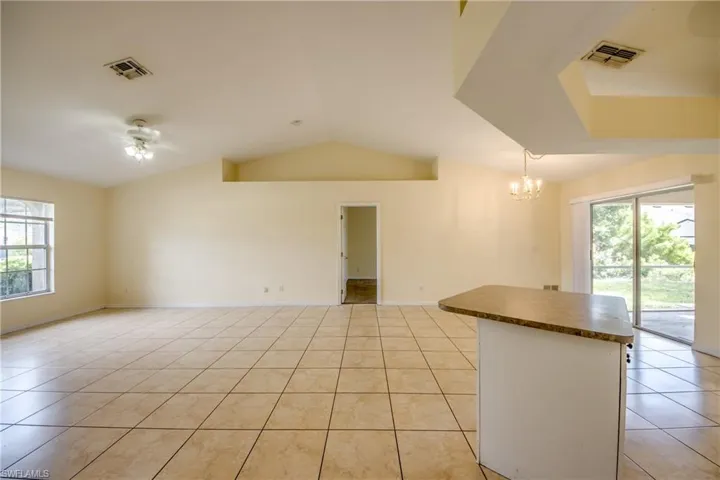 1823 Nw 19th Ave, Cape Coral, Florida 33993