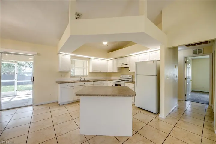 1823 Nw 19th Ave, Cape Coral, Florida 33993