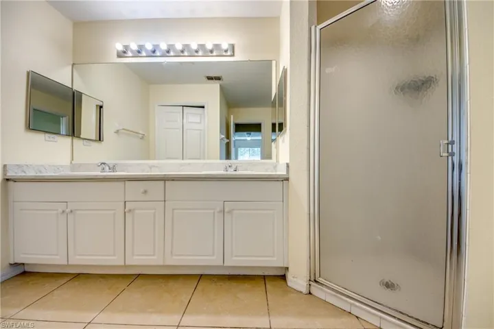 1823 Nw 19th Ave, Cape Coral, Florida 33993
