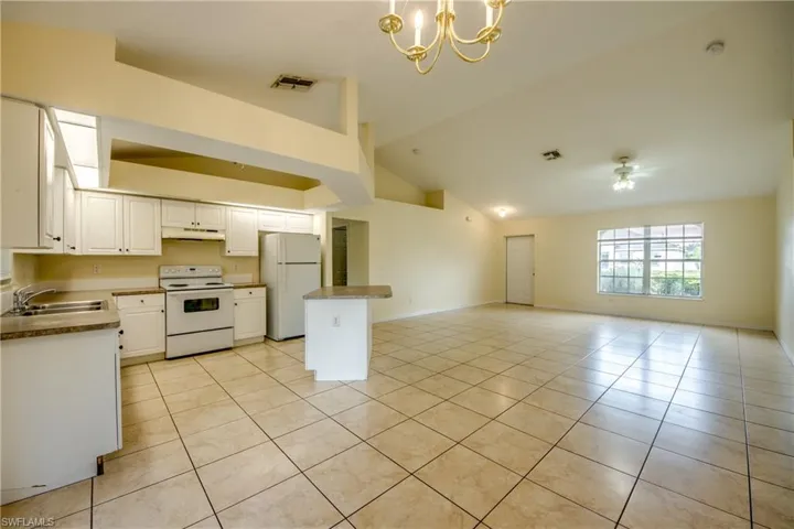 1823 Nw 19th Ave, Cape Coral, Florida 33993
