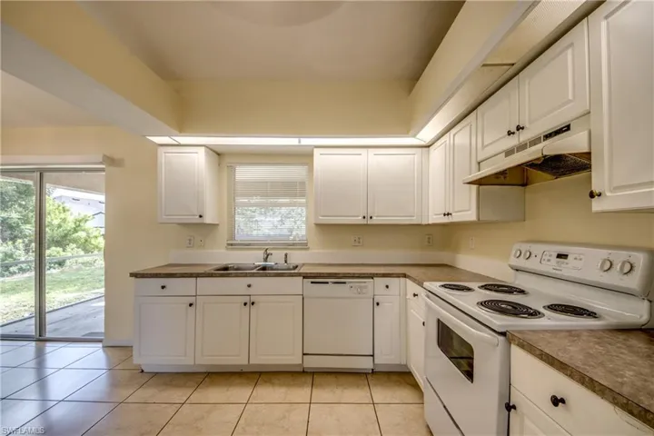 1823 Nw 19th Ave, Cape Coral, Florida 33993