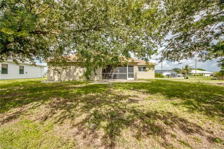 1823 Nw 19th Ave, Cape Coral, Florida 33993