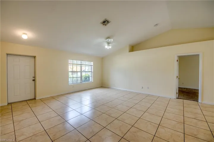 1823 Nw 19th Ave, Cape Coral, Florida 33993