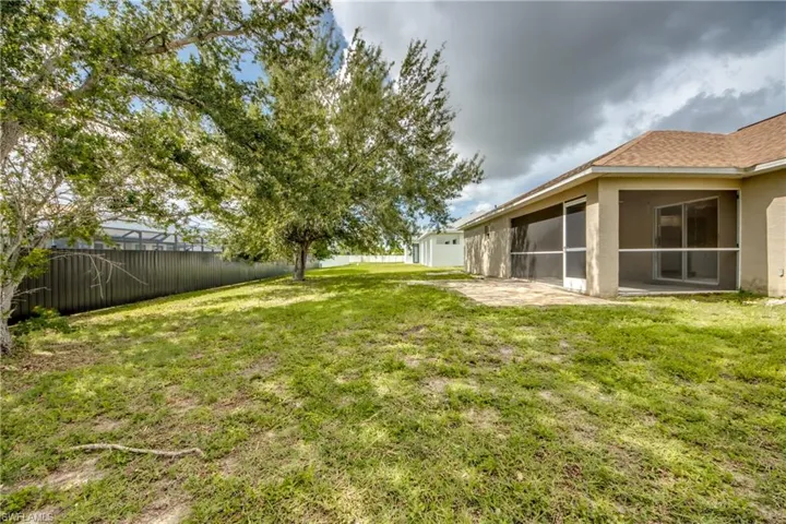 1823 Nw 19th Ave, Cape Coral, Florida 33993