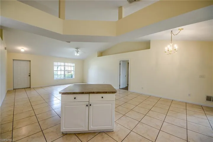 1823 Nw 19th Ave, Cape Coral, Florida 33993