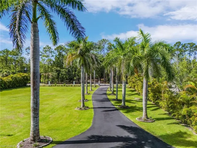 Surrounding community with a yard