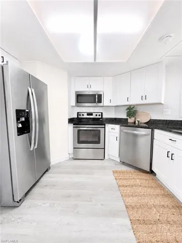 9330 Salisbury Dr, Brooksville, Florida 34613