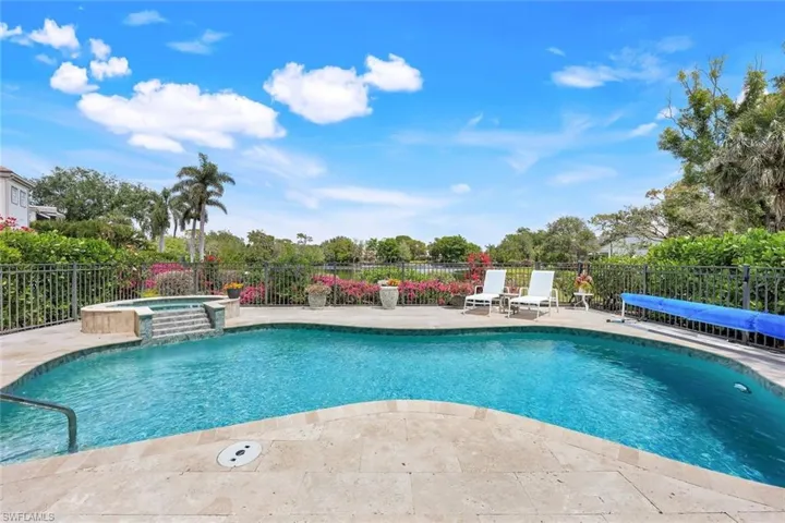YOUR winter retreat...sunshine, pool side, lake side....