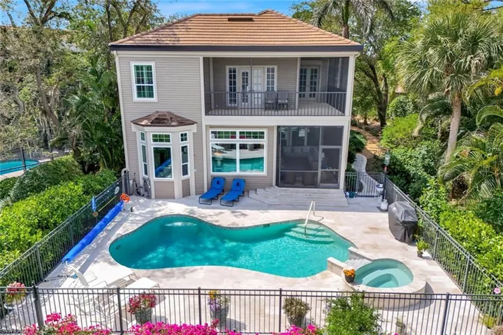 Pool/lanai are beautifully finished with plenty of room to entertain.