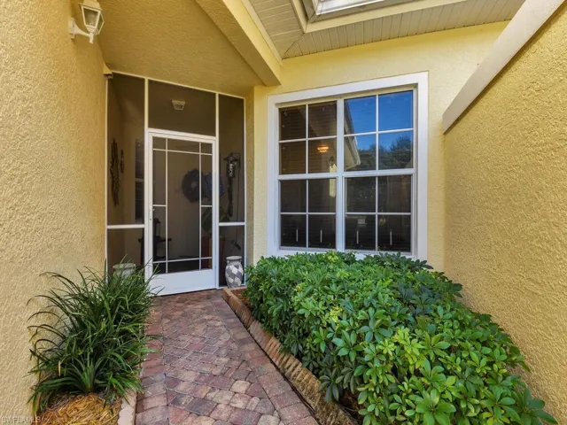Screened Front Entry