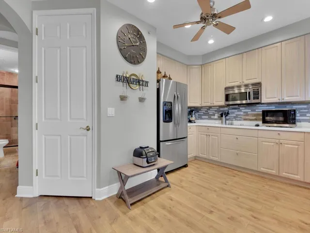 Kitchen w/ Walk-In Pantry