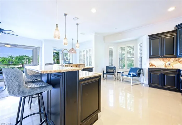 Well designed eat in kitchen