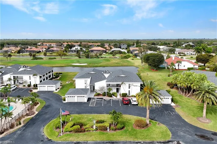 Aerial view of front of unit