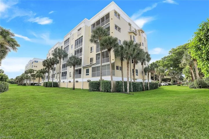 7655 Pebble Creek Cir 404, Naples, Florida 34108