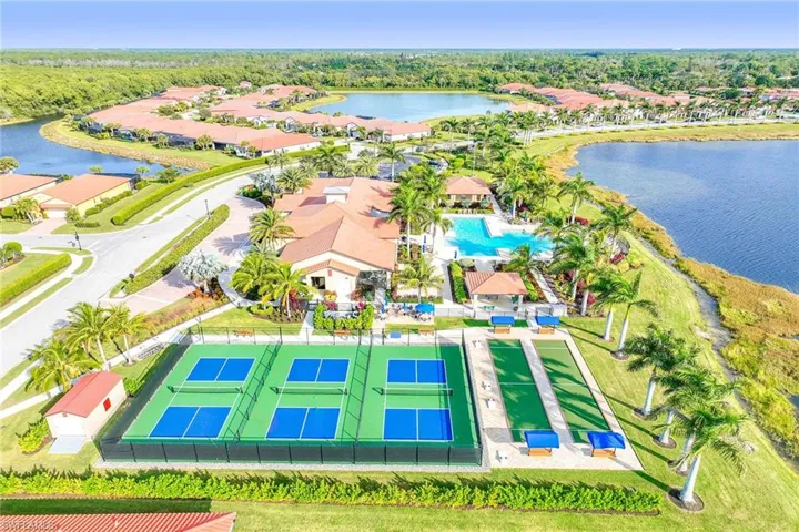 1379  Artesia E DR, Naples, FL 34113