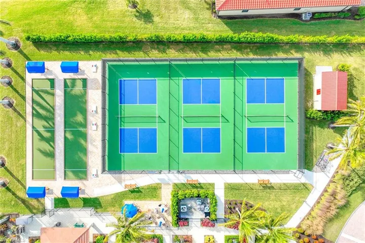 1379  Artesia E DR, Naples, FL 34113