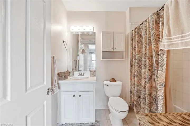 1379  Artesia E DR, Naples, FL 34113