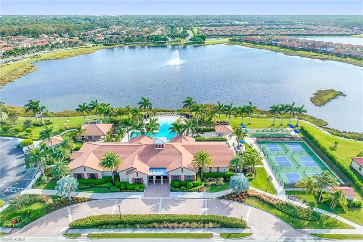 1379  Artesia E DR, Naples, FL 34113
