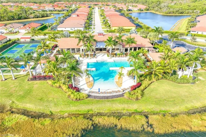 1379  Artesia E DR, Naples, FL 34113