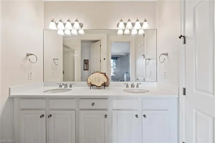 1379  Artesia E DR, Naples, FL 34113