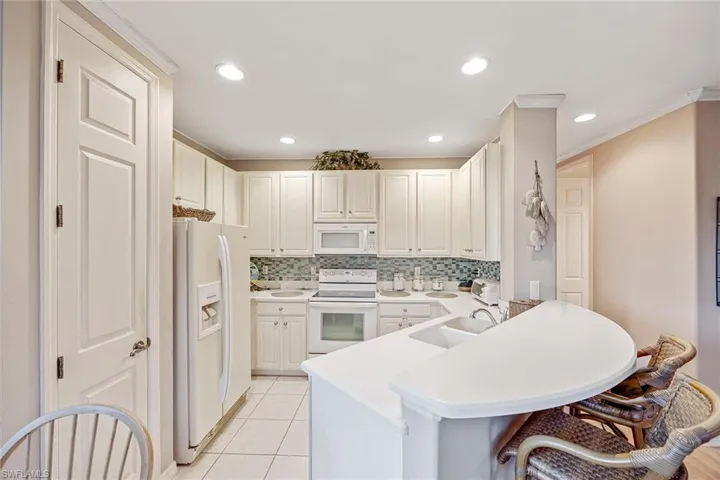 1379  Artesia E DR, Naples, FL 34113