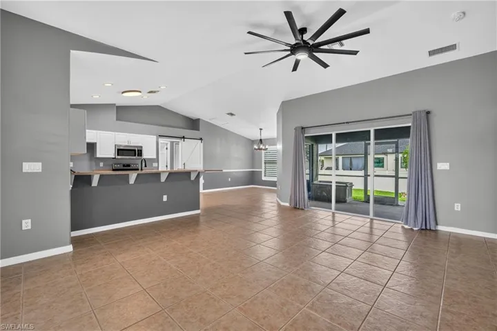 300 Nw 22nd Pl, Cape Coral, Florida 33993