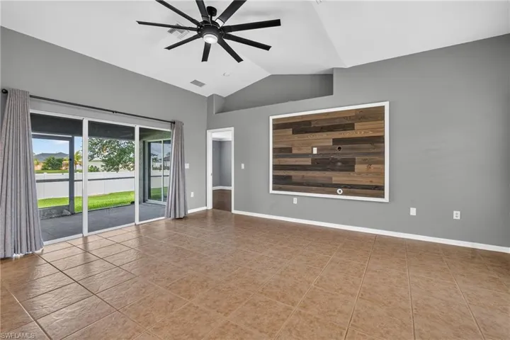 300 Nw 22nd Pl, Cape Coral, Florida 33993