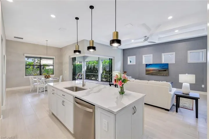 9372  Night Heron  LN, Naples, FL 34120