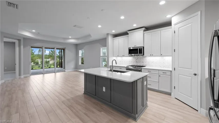 4640  Sky Sail  DR, Naples, FL 34120