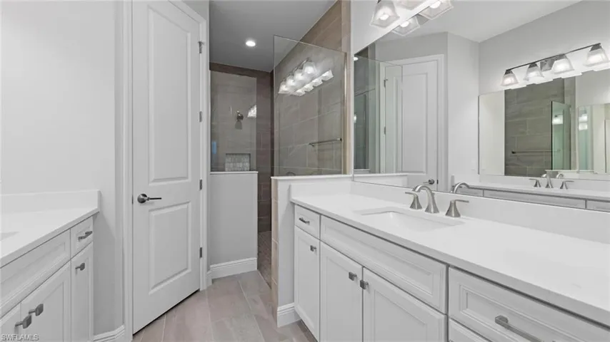 4640  Sky Sail  DR, Naples, FL 34120