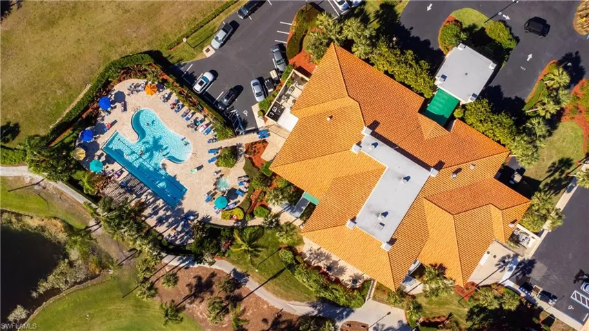 Bird's eye view of a pool area