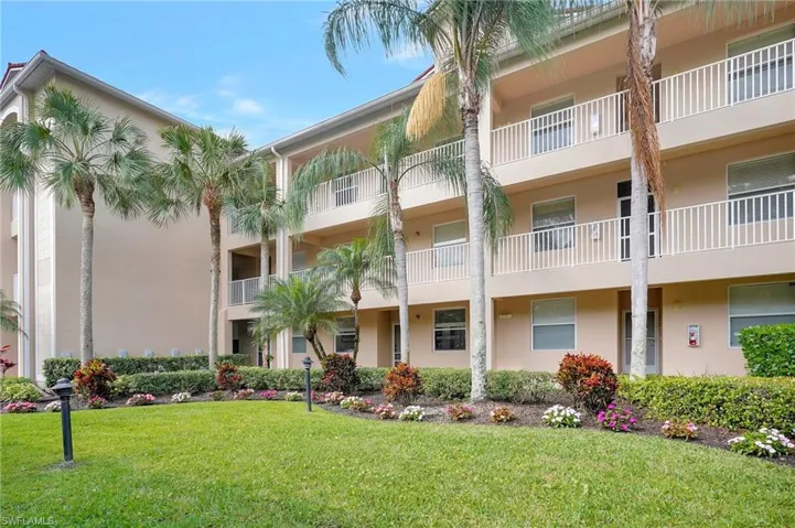 2700  Cypress Trace  CIR, Naples, FL 34119