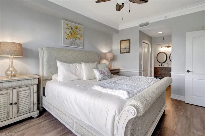 2700  Cypress Trace  CIR, Naples, FL 34119