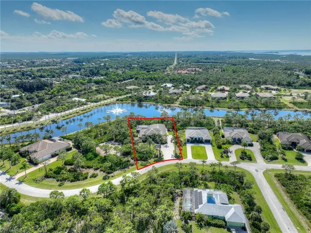 Aerial perspective of featured property and parcel outlined