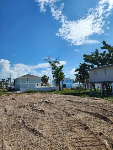 7910  Buccaneer  DR, Fort Myers Beach, FL 33931