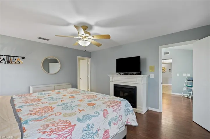 1906  Everest  PKWY, Cape Coral, FL 33904