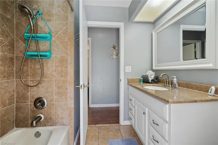 1906 Everest Pkwy, Cape Coral, Florida 33904