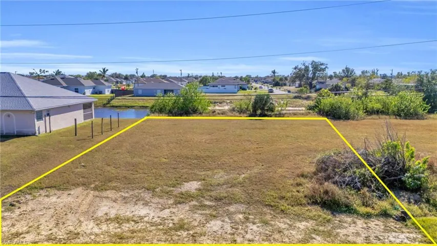 618 NE 12th  ST, Cape Coral, FL 33909