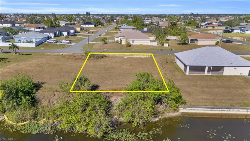 618 NE 12th  ST, Cape Coral, FL 33909