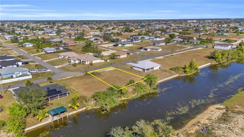 618 NE 12th  ST, Cape Coral, FL 33909