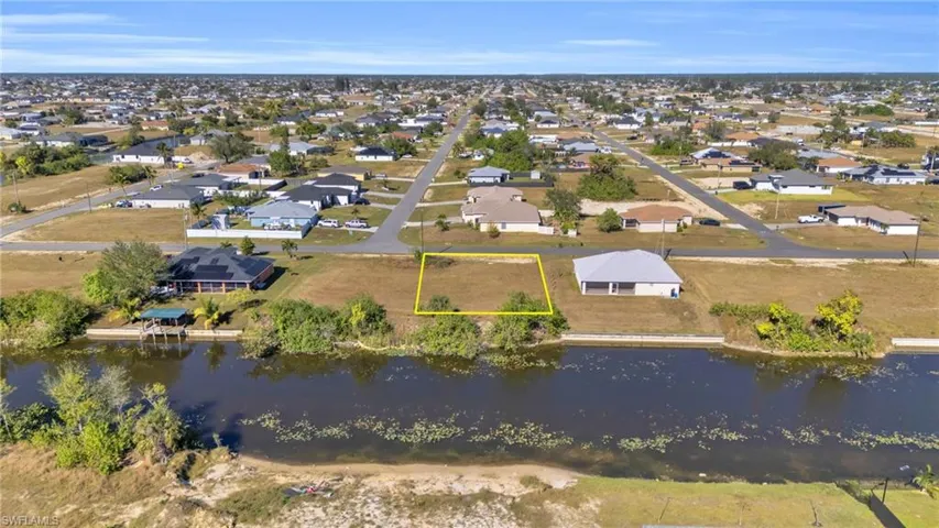 618 NE 12th  ST, Cape Coral, FL 33909
