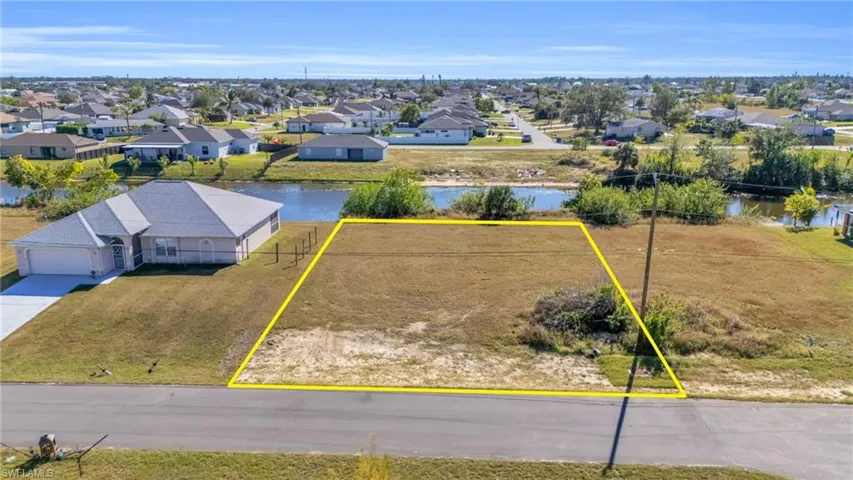 618 NE 12th  ST, Cape Coral, FL 33909