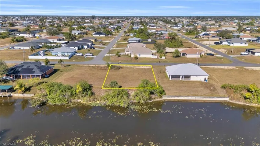 618 NE 12th  ST, Cape Coral, FL 33909